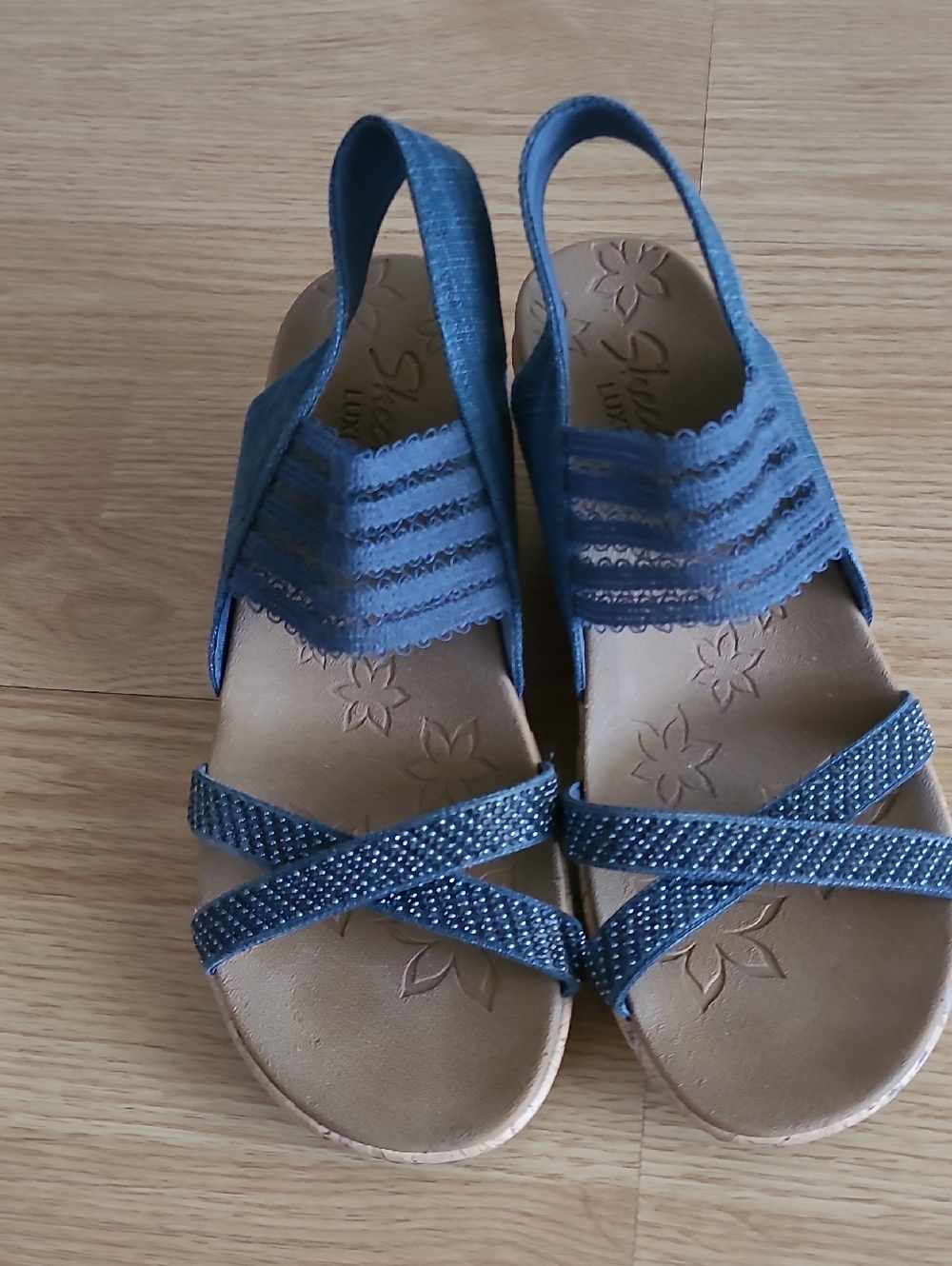 Skechers Luxe Foam Sandals Beverlee- Fancy Sips - Picture 2 of 7